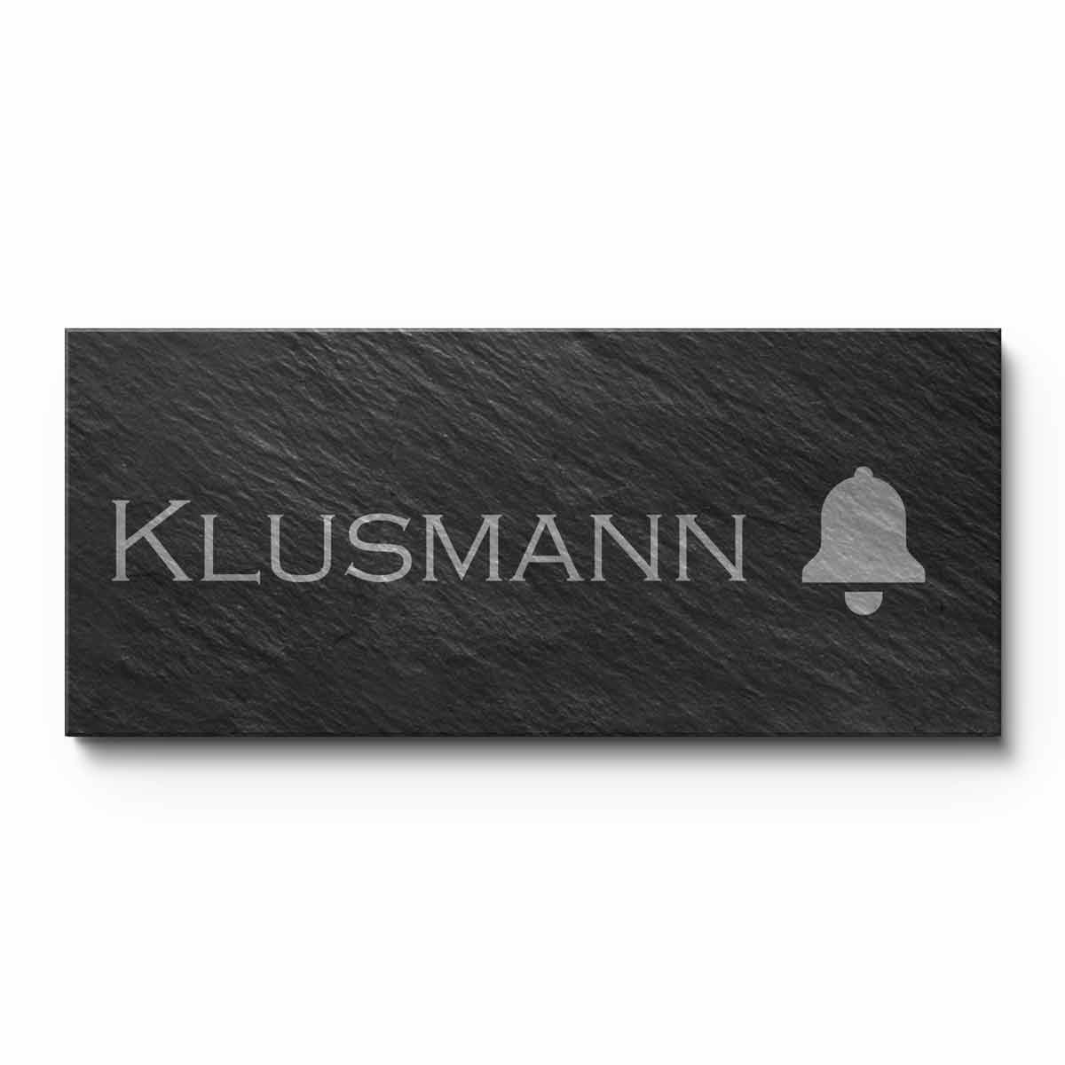 Seitenansicht des Schiefer-Türschilds mit Glocken-Motiv und individueller Namensgravur