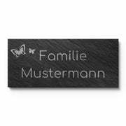 Türschild aus Schiefer mit Schmetterling-Motiv und individueller Namensgravur für die Haustür